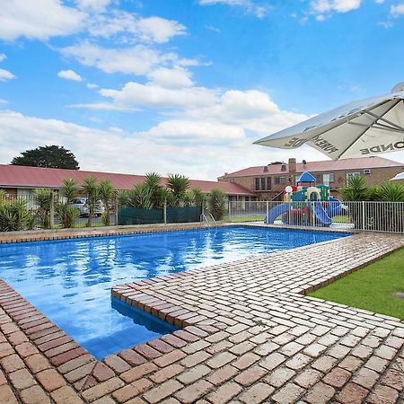 Gateway Motor Inn วอร์นามบูล ภายนอก รูปภาพ