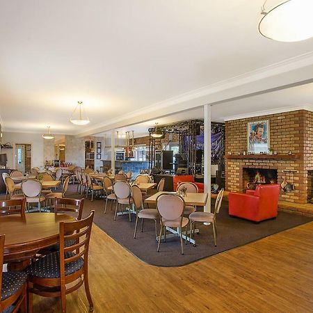 Gateway Motor Inn วอร์นามบูล ภายนอก รูปภาพ