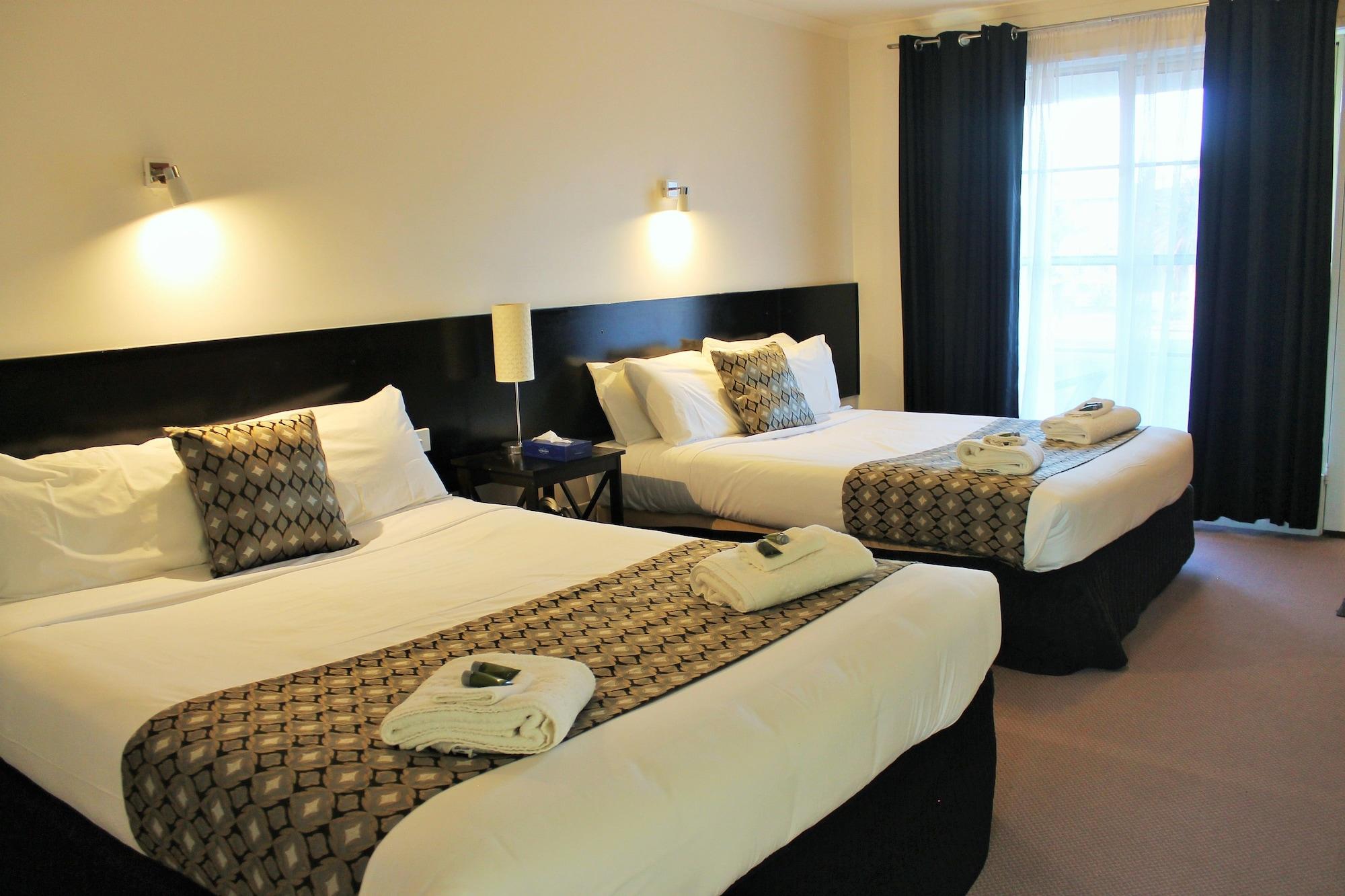 Gateway Motor Inn วอร์นามบูล ภายนอก รูปภาพ