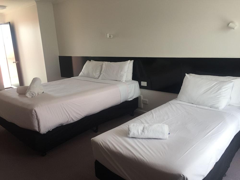 Gateway Motor Inn วอร์นามบูล ภายนอก รูปภาพ