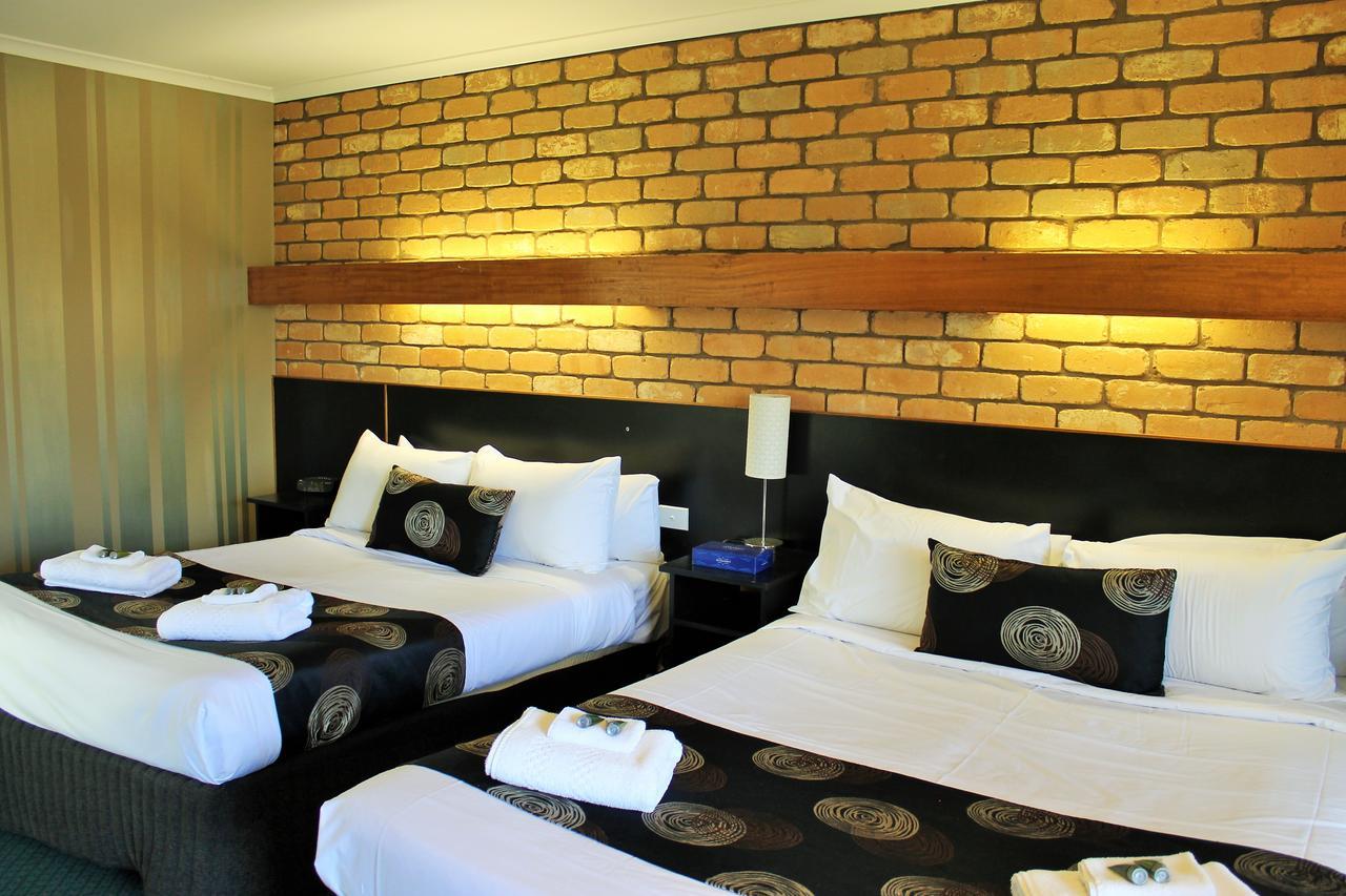 Gateway Motor Inn วอร์นามบูล ภายนอก รูปภาพ