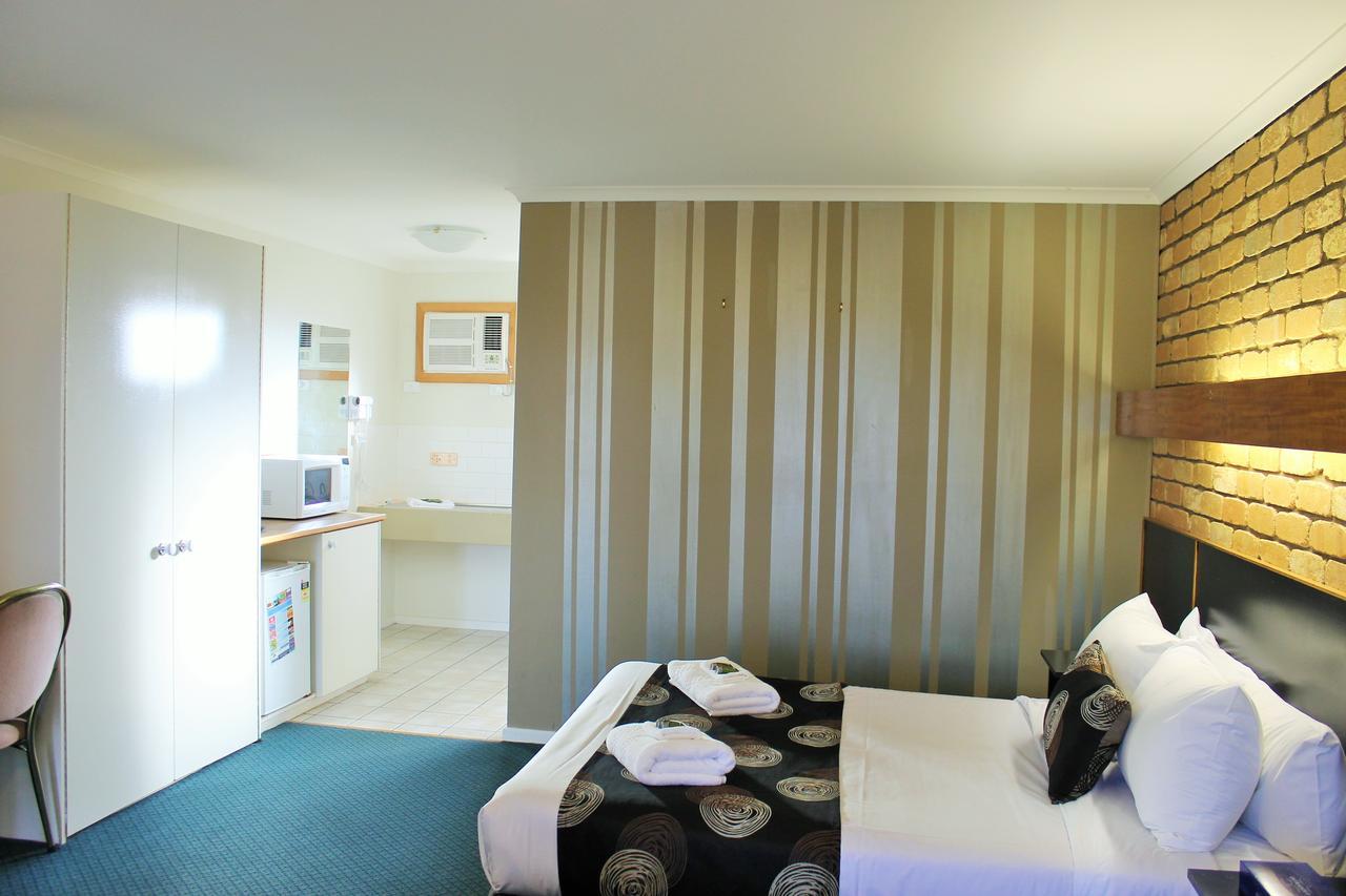 Gateway Motor Inn วอร์นามบูล ภายนอก รูปภาพ