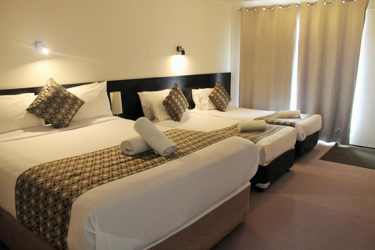 Gateway Motor Inn วอร์นามบูล ภายนอก รูปภาพ